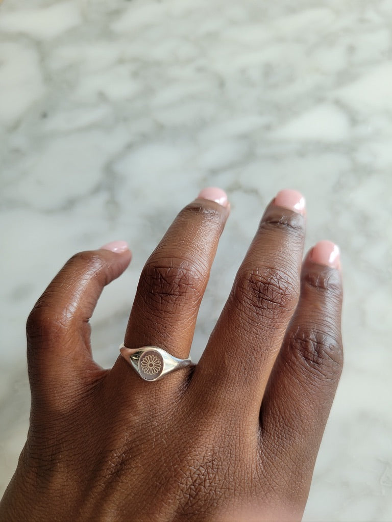 Dawn Signet Ring Silver
