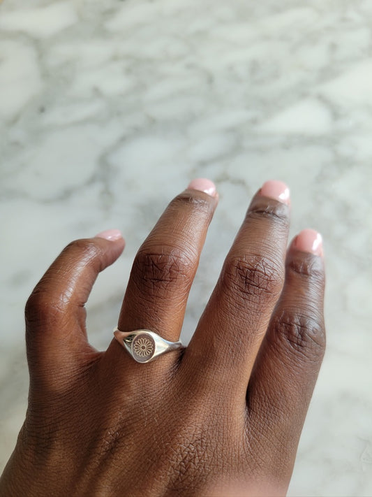 Dawn Signet Ring Silver